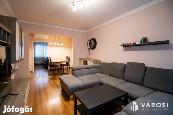 Gyönyörűen felújított 2 szobás lakás a belváros határán