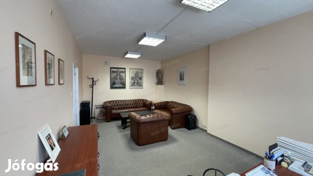 Győr-Belvárosban, 4. emeleti, 60 m2-es, 2 egymásban nyíló helyiségből