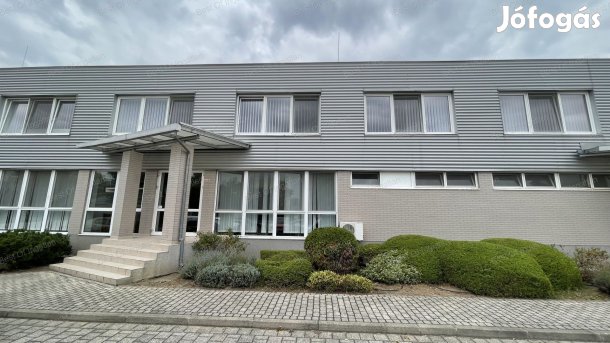 Győr-Ipari Parkban első emeleti, 3 irodából álló, 70 m2-es