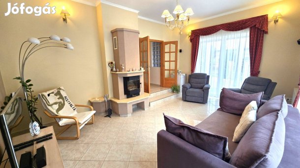 Győr-Kisbácsa 206 m2-es Családi ház 606 m2-es telekkel