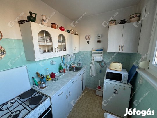 Győr-Nádorvárosban 2+ félszobás lakás eladó