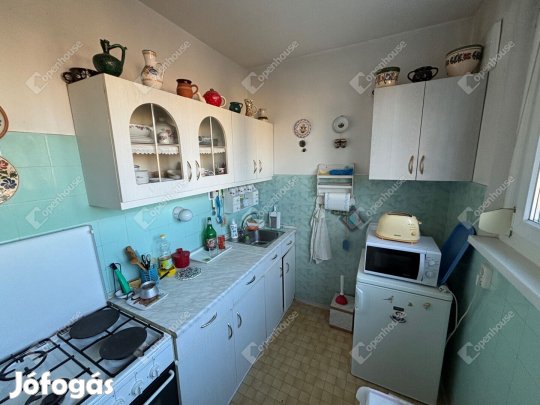 Győr-Nádorvárosban 2+ félszobás lakás eladó