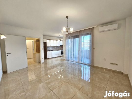 Győr, Sziget, újszerű, amerikai konyhás + 1 szobás tégla lakás,