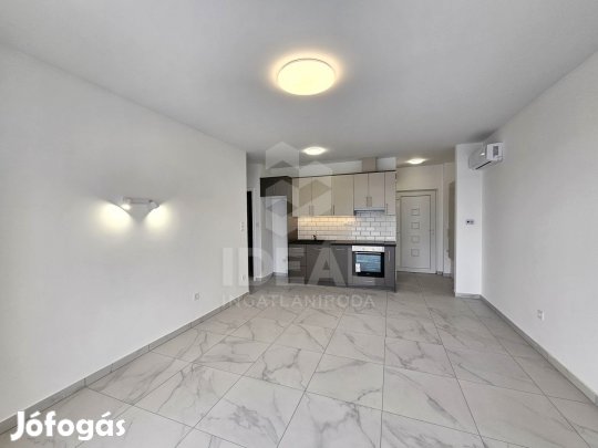 Győr, amerikai konyhás + 2 szobás, téglalakás, erkéllyel,