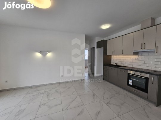 Győr, amerikai konyhás + 2 szobás, téglalakás, erkéllyel, garázzsal