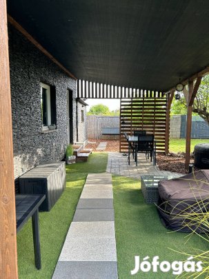 Győrben A Sashegyi Részen Nyárilak Bútorozva Sürgősen Eladó!
