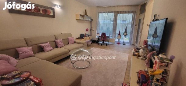 Győri 103 nm-es lakás eladó