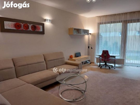 Győri 103 nm-es lakás eladó