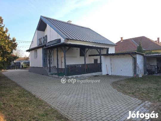 Győri 170 nm-es ház eladó