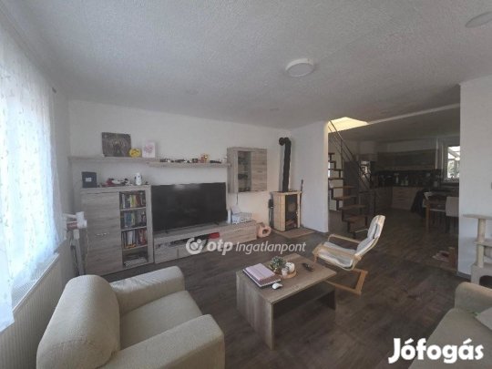 Győri 170 nm-es ház eladó