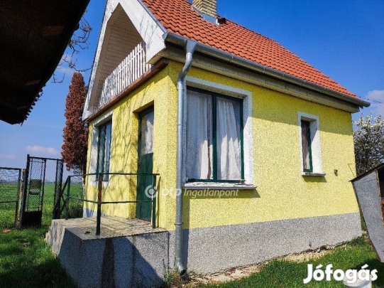 Győri 34 nm-es ház eladó