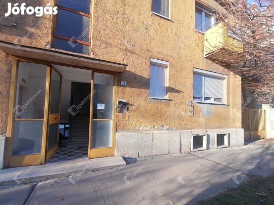 Győri 65 nm-es lakás eladó