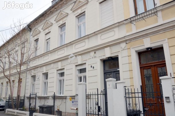 Győri 98 nm-es lakás eladó