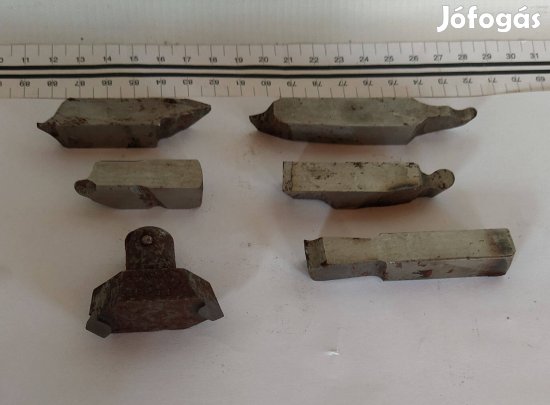 Gyorsacél esztergakések