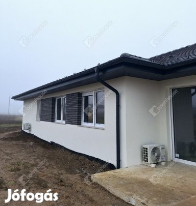 Győrságon magas minőségben kivitelezett ház eladó