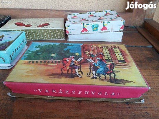 Gyűjteménybe régi csokoládés dobozok a '60 -as évekből