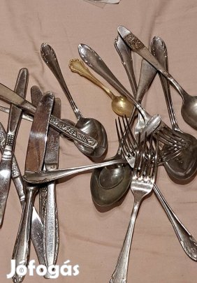 Gyűjtői evőeszköz válogatás retró mintás kanalak, villák, kések