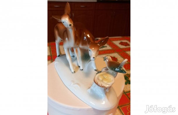 Gyűjtőknek szép, nagyméretű "őzek" porcelán szobor eladó