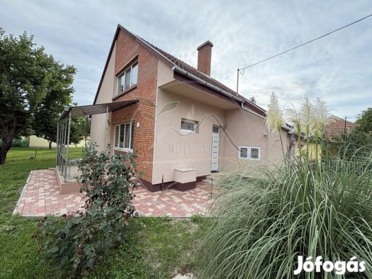 Gyula  Nagyrománváros településrészén kínálunk eladásra egy