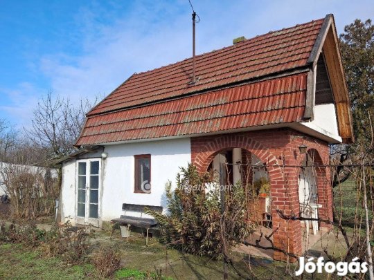 Gyulai 15 nm-es ház eladó