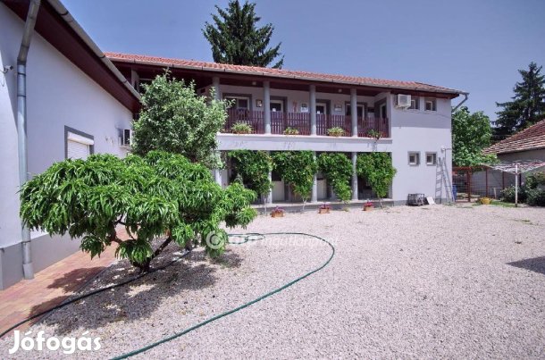 Gyulai 320 nm-es ház eladó