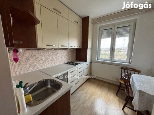 Gyulai 50 nm-es lakás eladó