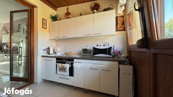 Gyulai 73 nm-es lakás eladó