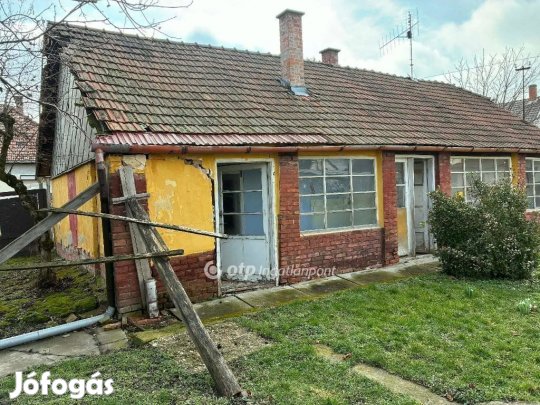 Gyulai 84 nm-es ház eladó