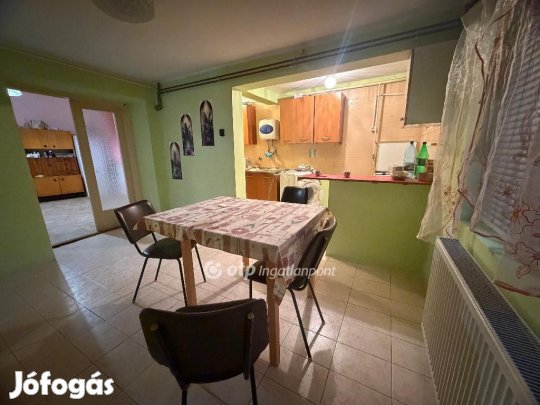 Gyulai 89 nm-es ház eladó