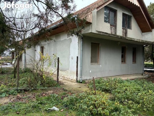 Gyulai 96 nm-es ház eladó