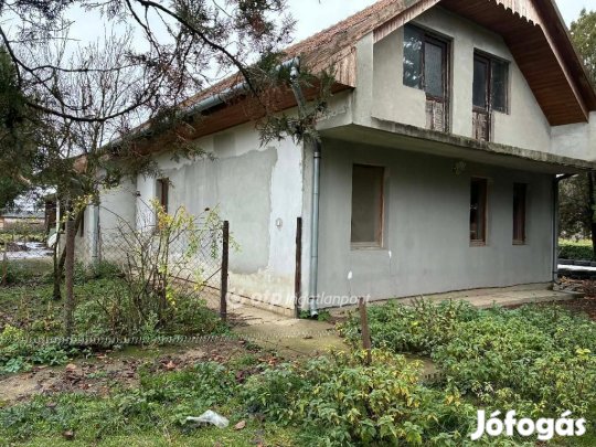 Gyulai 96 nm-es ház eladó