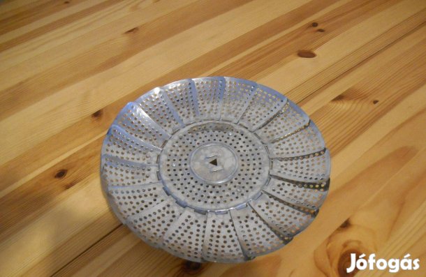 Gyümölcskosár fémből