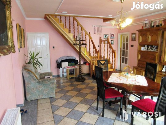 Gyünyörű családi ház Szentesen