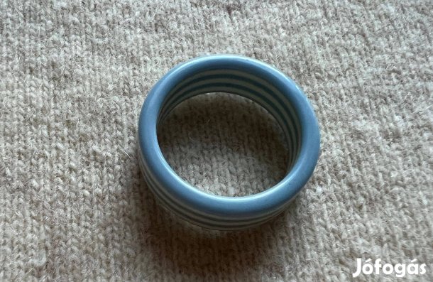 Gyűrű vékony ujjra