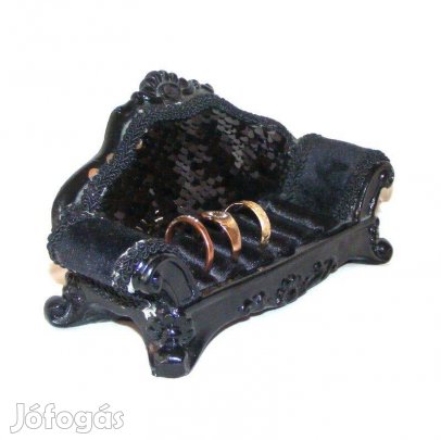 Gyűrűtartó kanapé