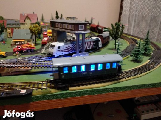 H0 Piko személykocsi Led világítással eladó