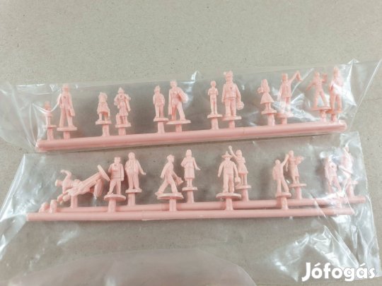 H0 Terepasztal Kiegészítő: Figura - Festetlen 48 db Egyben #P40