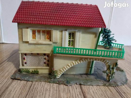 H0 terepasztalra teraszos családi ház eladó