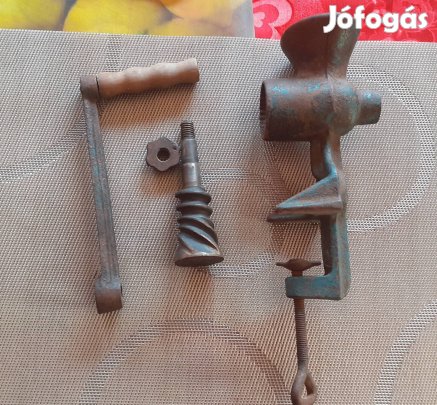 HAFÉM antik mákdaráló