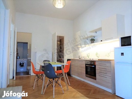 HORÁNSZKY UTCÁBAN KIADÓ NAPPALI+ 2 HÁLÓS, KLÍMÁS, BERENDEZETT LAKÁS!