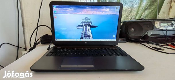 HP 4 mag,4gb ram,500gb,webcam,wifi,jó akku