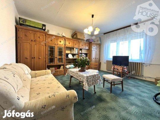 HUNYADIVÁROSBAN ELADÓ ERKÉLYES, GARÁZSOS LAKÁS KIS TÁRSASHÁZBAN!