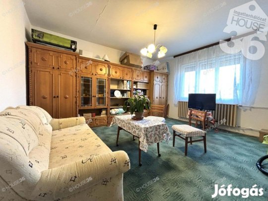 HUNYADIVÁROSBAN ELADÓ ERKÉLYES, GARÁZSOS LAKÁS KIS TÁRSASHÁZBAN!