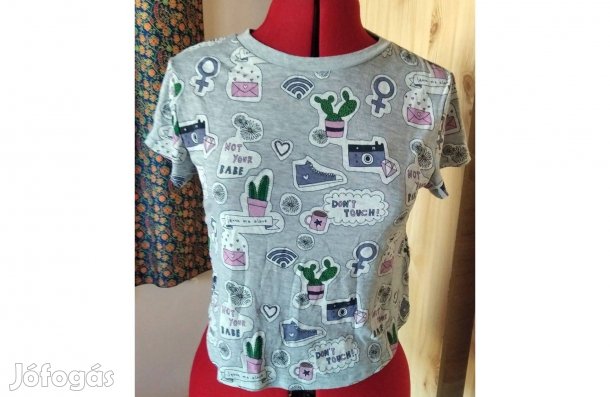 H&M fiatalos vidám mintás póló S-es
