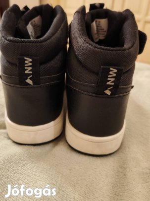 H&M fiú,vízálló,magasszárú bakancs  "38" eladó!