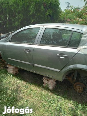 H astra bontott ajtók eladók!