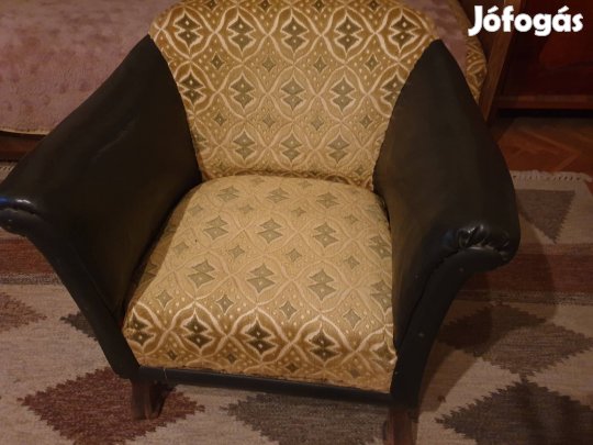 Háború előtti epedarúgós fotelok jó állapotban Békéscsabán 