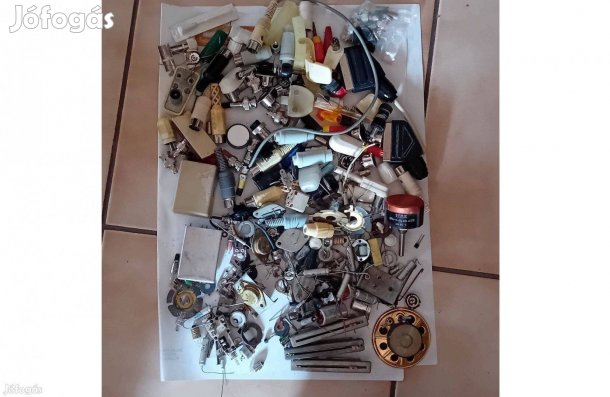 Hagyatékból Vegyes elektronikai alkatrészek