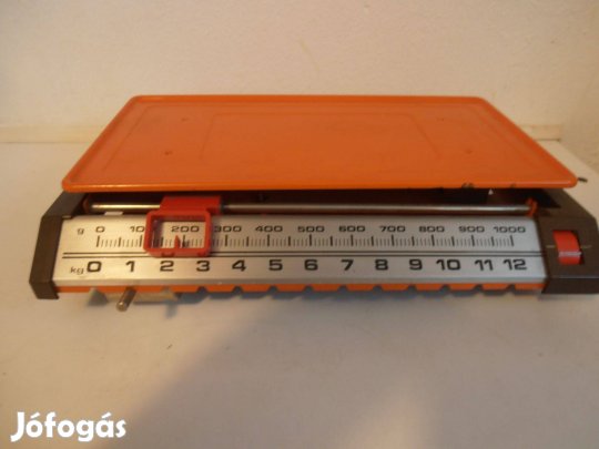 Hagyományos asztali mérleg