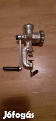 Hagyományos,asztalra szerelhető,húsdaráló